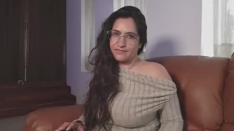 Snapshot of deesseluxure_ chatting on February 15, 2025, 3:28 pm Andre online show from February 15, 2025, 3:28 pm