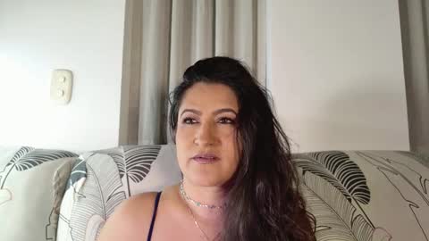 Snapshot of deesseluxure_ chatting on January 14, 2026, 6:19 am Andre online show from January 14, 2026, 6:19 am