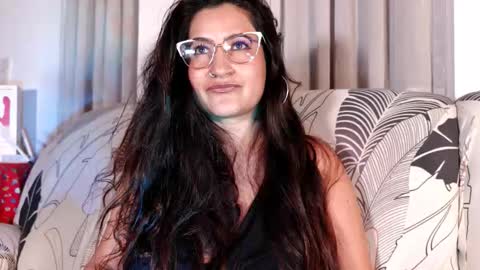 Snapshot of deesseluxure_ chatting on March 11, 2026, 5:02 am Andre online show from March 11, 2026, 5:02 am