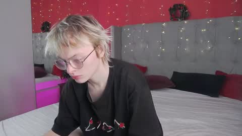 deficitt online show from December 25, 2024, 9:00 pm