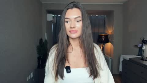 Snapshot of deidreluer chatting on April 2, 2026, 8:34 am Laura online show from April 2, 2026, 8:34 am