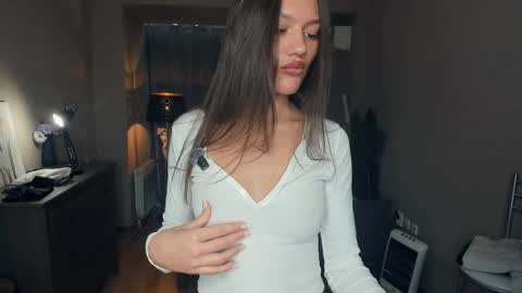 Snapshot of deidreluer chatting on May 17, 2026, 7:50 am Laura online show from May 17, 2026, 7:50 am