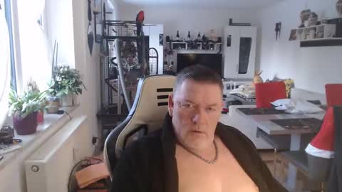 Snapshot of deinprinz2312 chatting on January 4, 2025, 7:24 am deinprinz2312 online show from January 4, 2025, 7:24 am