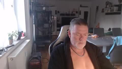 Snapshot of deinprinz2312 chatting on September 17, 2025, 5:09 am deinprinz2312 online show from September 17, 2025, 5:09 am