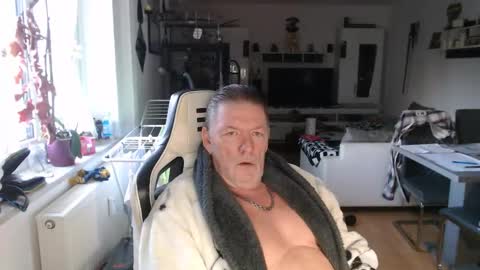 Snapshot of deinprinz2312 chatting on March 16, 2026, 5:44 am deinprinz2312 online show from March 16, 2026, 5:44 am