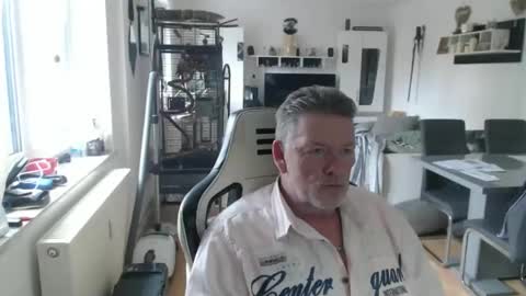 Snapshot of deinprinz2312 chatting on April 14, 2026, 11:38 am deinprinz2312 online show from April 14, 2026, 11:38 am
