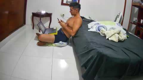 deividellobo online show from December 23, 2024, 3:40 am