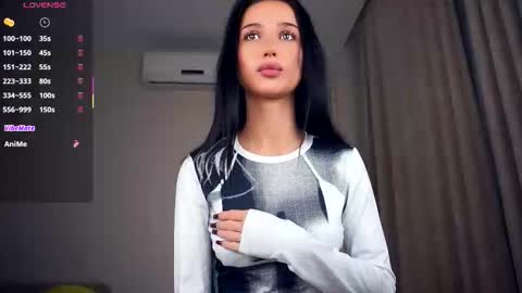 Snapshot of delanakimbral chatting on November 2, 2025, 2:08 pm Hello everyone Im Tessa Make yourself comfortable. Were going to have fun together online show from November 2, 2025, 2:08 pm