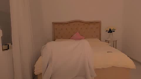 deliadelicious online show from December 16, 2024, 10:40 am