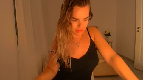 deliadelicious online show from September 10, 2025, 8:25 am