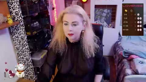 Snapshot of delicecat chatting on November 4, 2025, 11:15 pm Delicacat online show from November 4, 2025, 11:15 pm