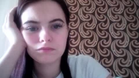 Kiki online show from June 17, 2026, 5:54 am