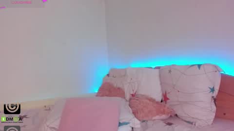 Snapshot of delicious_mila chatting on February 19, 2025, 8:22 am Mila online show from February 19, 2025, 8:22 am