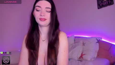 Snapshot of delicious_mila chatting on March 11, 2025, 6:43 am Mila online show from March 11, 2025, 6:43 am