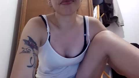 deliciousgirl975840 online show from April 7, 2026, 5:35 pm