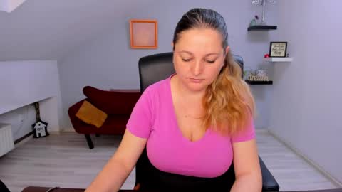 Snapshot of deliciouslolly chatting on April 9, 2026, 3:28 am DeliciousLolly online show from April 9, 2026, 3:28 am