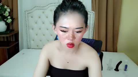 Sophie online show from June 5, 2026, 3:24 am