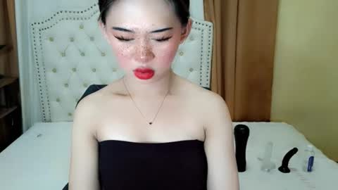 Sophie online show from June 9, 2026, 2:23 am