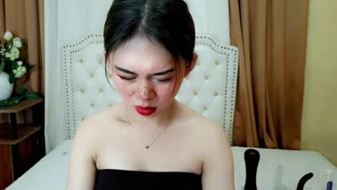 Sophie online show from June 16, 2026, 2:58 am