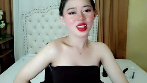 Sophie online show from June 20, 2026, 4:37 am