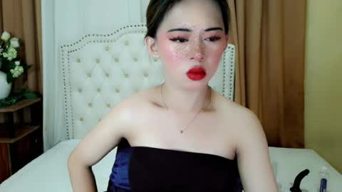 Sophie online show from June 22, 2026, 4:09 am