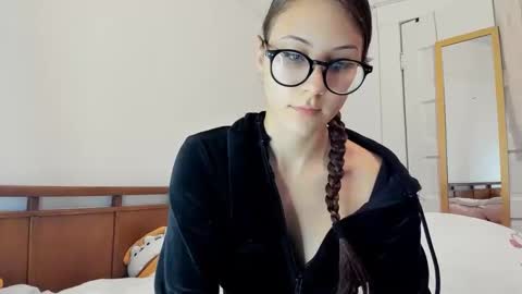 Snapshot of deliciousnoni chatting on December 15, 2025, 6:06 am deliciousnoni online show from December 15, 2025, 6:06 am