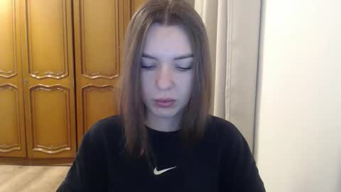 Aurora online show from December 2, 2025, 6:30 am