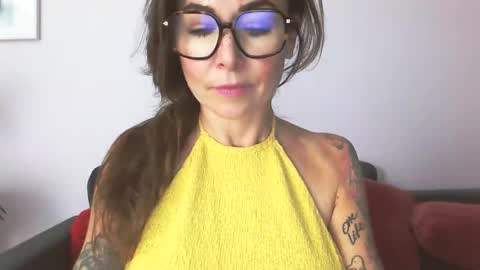 Snapshot of delilah_sweet chatting on November 25, 2025, 3:56 pm delilah_sweet online show from November 25, 2025, 3:56 pm