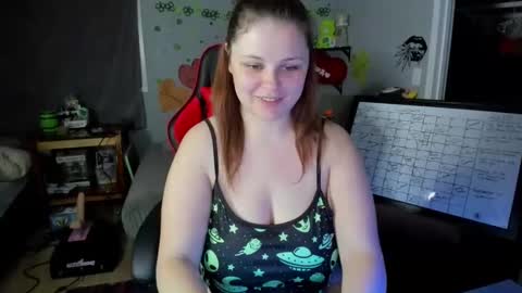 Snapshot of delilahfields chatting on May 21, 2026, 4:19 am Delilah Fields online show from May 21, 2026, 4:19 am