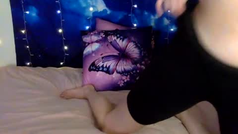 DelilaLove3412 online show from July 18, 2026, 4:33 pm