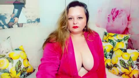 Snapshot of delinnia chatting on July 10, 2026, 5:59 pm Margo online show from July 10, 2026, 5:59 pm