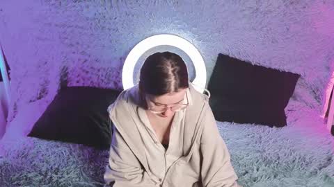 Rochel online show from December 13, 2025, 8:04 pm