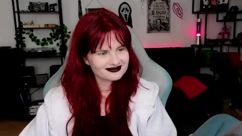 dellacrush_ online show from April 15, 2026, 7:58 pm