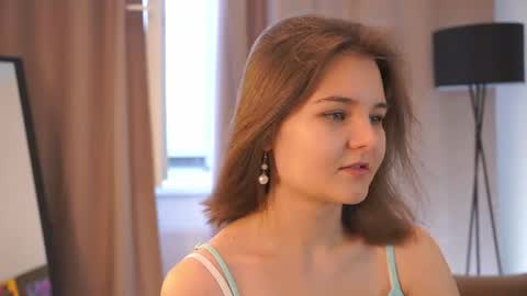 Hi my name is Sari nice to see you in my Room online show from June 18, 2026, 4:13 am