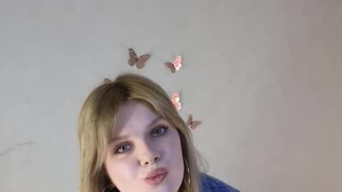 Maya  online show from December 15, 2025, 7:40 pm