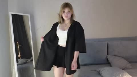 Maya  online show from December 16, 2025, 7:08 pm