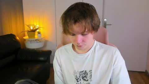 demianenglen online show from April 7, 2026, 1:33 pm