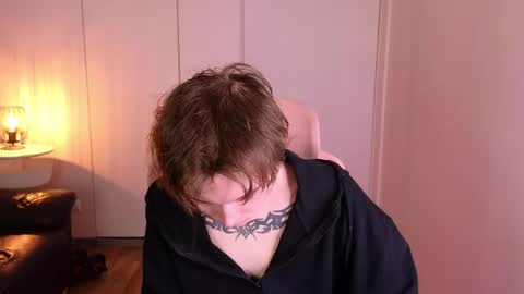 Snapshot of demianenglen chatting on June 1, 2026, 10:22 pm demianenglen online show from June 1, 2026, 10:22 pm