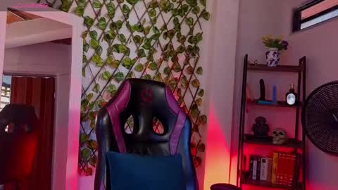 DEMI online show from March 7, 2025, 7:49 pm