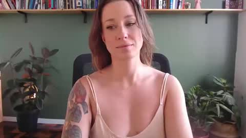 demmetria online show from November 24, 2025, 2:17 pm