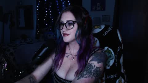 Snapshot of demongf chatting on December 7, 2024, 4:31 am Demoness Mina online show from December 7, 2024, 4:31 am