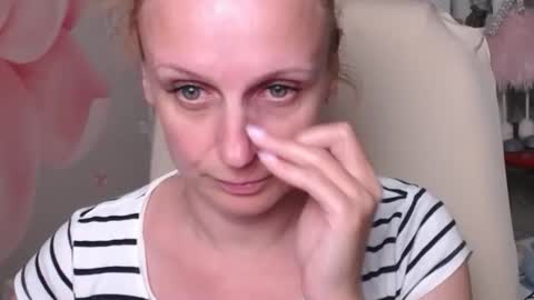 Snapshot of denhiey_here chatting on May 30, 2026, 5:43 pm denhiey online show from May 30, 2026, 5:43 pm