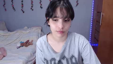 Snapshot of deni_bloom chatting on January 1, 2025, 6:05 am Denisse schedule Monday to Friday 1300-1900 mexican time Saturday-maybe it could be a surprise IDEPENDENT MODEL online show from January 1, 2025, 6:05 am
