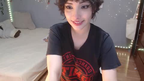 Snapshot of deni_bloom chatting on February 25, 2025, 7:20 am Denisse schedule Monday to Friday 1300-1900 mexican time Saturday-maybe it could be a surprise IDEPENDENT MODEL online show from February 25, 2025, 7:20 am