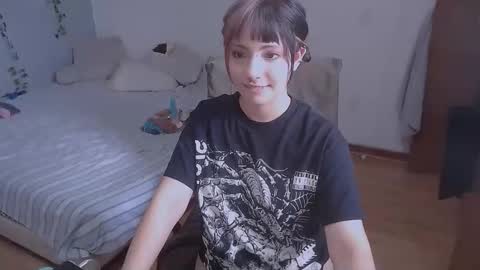 Snapshot of deni_bloom chatting on June 2, 2026, 10:56 pm Denisse schedule Monday to Friday 1300-1900 mexican time Saturday-maybe it could be a surprise IDEPENDENT MODEL online show from June 2, 2026, 10:56 pm