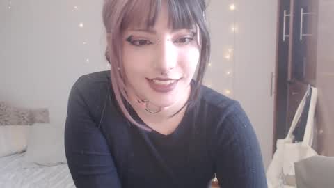 Snapshot of deni_bloom chatting on June 25, 2026, 11:42 pm Denisse schedule Monday to Friday 1300-1900 mexican time Saturday-maybe it could be a surprise IDEPENDENT MODEL online show from June 25, 2026, 11:42 pm