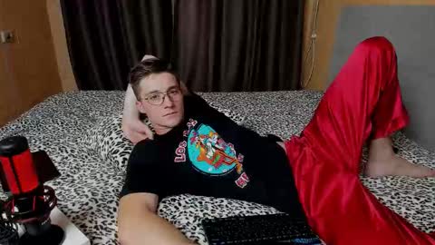 Snapshot of deni_boy99 chatting on September 25, 2025, 7:39 pm Deni online show from September 25, 2025, 7:39 pm