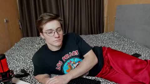 Snapshot of deni_boy99 chatting on December 21, 2025, 6:15 pm Deni online show from December 21, 2025, 6:15 pm