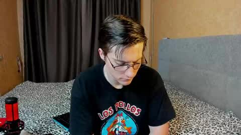 Snapshot of deni_boy99 chatting on May 21, 2026, 7:32 pm Deni online show from May 21, 2026, 7:32 pm