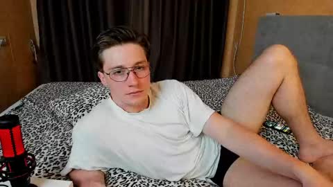 Snapshot of deni_boy99 chatting on May 23, 2026, 8:02 pm Deni online show from May 23, 2026, 8:02 pm